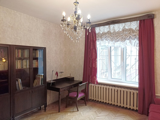 Продам трехкомнатную (3-комн.) квартиру, Алтайская ул, 20/26, Санкт-Петербург г