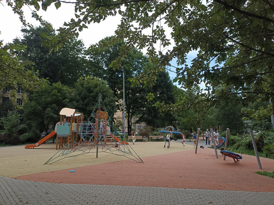 Продам трехкомнатную (3-комн.) квартиру, Алтайская ул, 20/26, Санкт-Петербург г