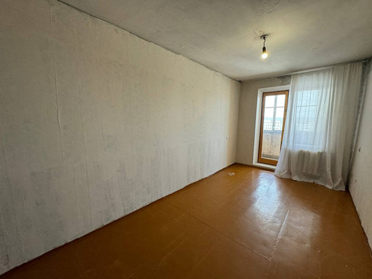 Продам трехкомнатную (3-комн.) квартиру, Водонасосная ул, 68к4, Комсомольск-на-Амуре г