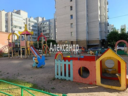 Продам двухкомнатную (2-комн.) квартиру, Сиреневый б-р, 25к1, Санкт-Петербург г