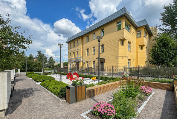 Продам трехкомнатную (3-комн.) квартиру, 11-я Красноармейская ул, 11, Санкт-Петербург г
