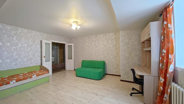 Продам двухкомнатную (2-комн.) квартиру, Меридианная ул, 3, Казань г