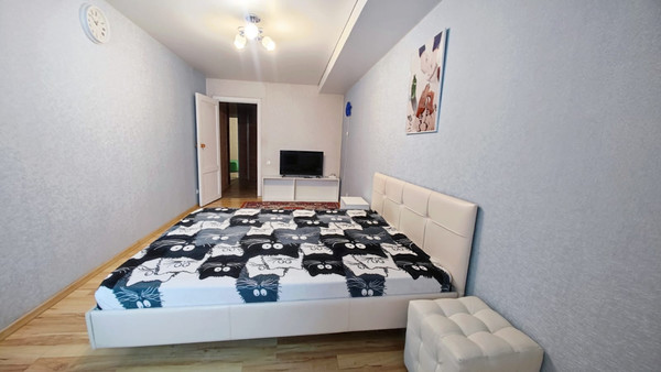 Продам двухкомнатную (2-комн.) квартиру, Меридианная ул, 3, Казань г