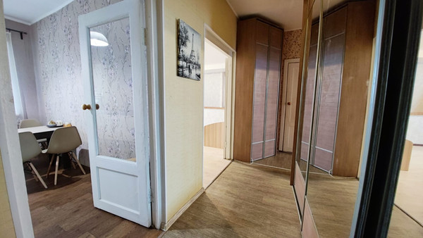 Продам двухкомнатную (2-комн.) квартиру, Меридианная ул, 3, Казань г