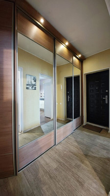 Продам двухкомнатную (2-комн.) квартиру, Меридианная ул, 3, Казань г