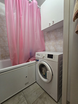 Продам двухкомнатную (2-комн.) квартиру, Лужская ул, 7, Калининград г