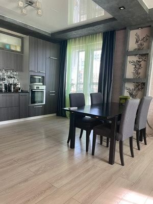 Продам трехкомнатную (3-комн.) квартиру, Сибгата Хакима ул, 40, Казань г