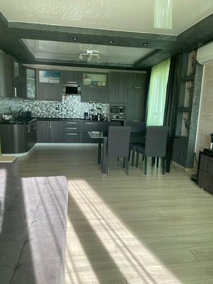 Продам трехкомнатную (3-комн.) квартиру, Сибгата Хакима ул, 40, Казань г