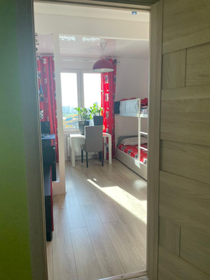 Продам трехкомнатную (3-комн.) квартиру, Сибгата Хакима ул, 40, Казань г