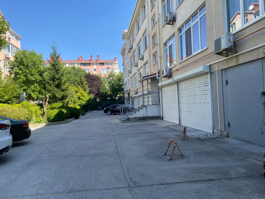 Продам однокомнатную (1-комн.) квартиру, Луговая ул, 4к1, Симферополь г