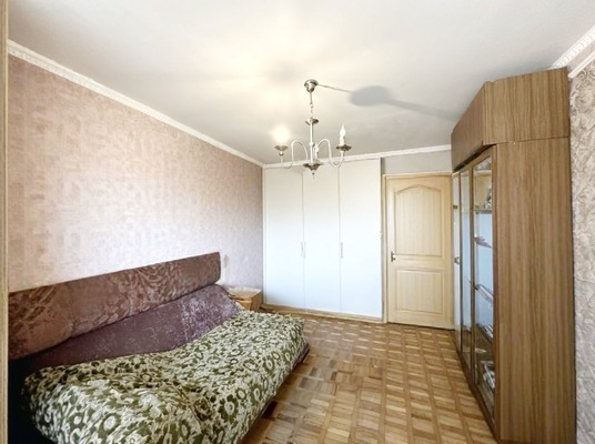 Продам двухкомнатную (2-комн.) квартиру, Рашпилевская ул, 331, Краснодар г