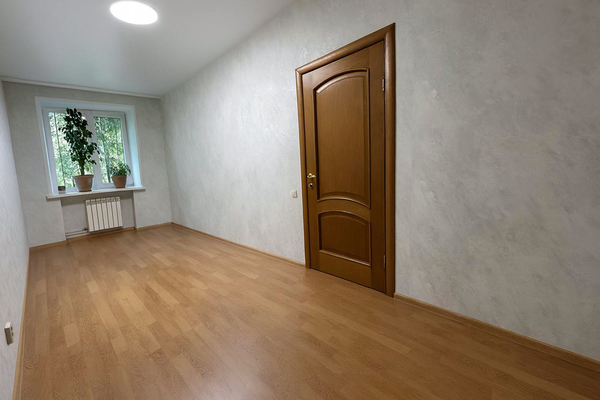 Продам двухкомнатную (2-комн.) квартиру, Восточная ул, 232, Екатеринбург г