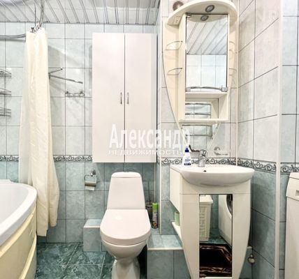 Продам трехкомнатную (3-комн.) квартиру, Котельникова аллея, 1, Санкт-Петербург г