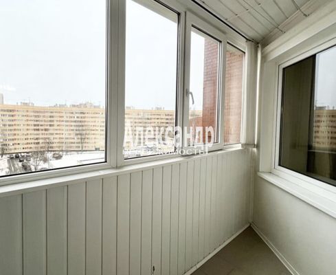 Продам трехкомнатную (3-комн.) квартиру, Котельникова аллея, 1, Санкт-Петербург г