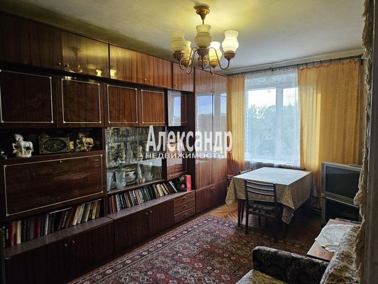 Продам трехкомнатную (3-комн.) квартиру, Калинина ул, 25, Приозерск г