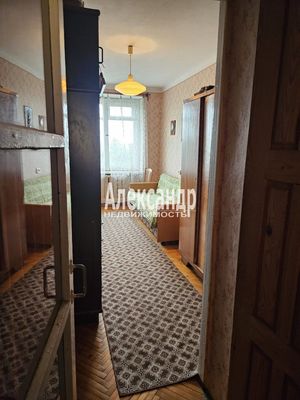 Продам трехкомнатную (3-комн.) квартиру, Калинина ул, 25, Приозерск г
