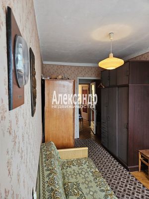 Продам трехкомнатную (3-комн.) квартиру, Калинина ул, 25, Приозерск г