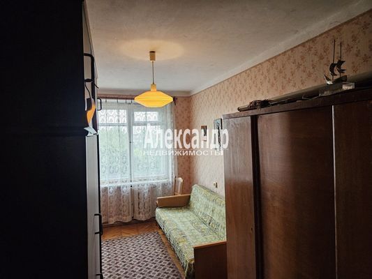 Продам трехкомнатную (3-комн.) квартиру, Калинина ул, 25, Приозерск г