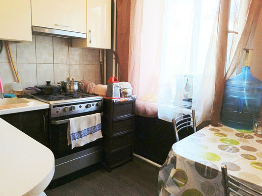 Продам двухкомнатную (2-комн.) квартиру, Ульянова Дмитрия ул, 15, Ялта г