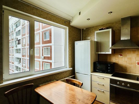 Продам двухкомнатную (2-комн.) квартиру, Академика Пилюгина ул, 12к2, Москва г