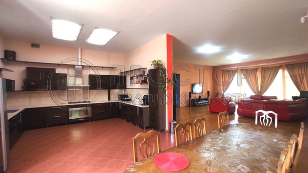 Продам коммерческое помещение 550 м2, Радужная ул, 4, Красные Холмы д
