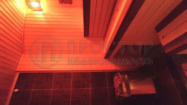 Продам коммерческое помещение 550 м2, Радужная ул, 4, Красные Холмы д
