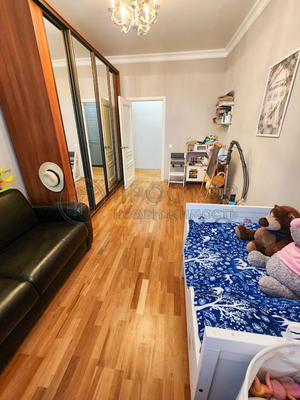 Продам трехкомнатную (3-комн.) квартиру, Стратонавтов проезд, 9, Москва г