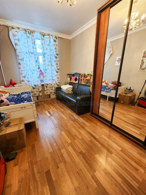 Продам трехкомнатную (3-комн.) квартиру, Стратонавтов проезд, 9, Москва г