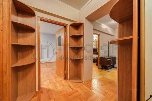 Продам трехкомнатную (3-комн.) квартиру, Коцюбинского ул, 9к2, Москва г