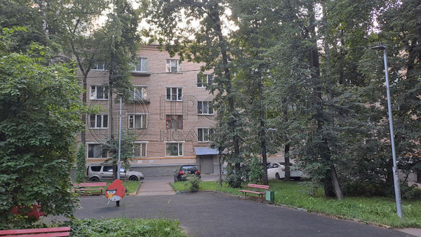 Продам трехкомнатную (3-комн.) квартиру, Коцюбинского ул, 9к2, Москва г