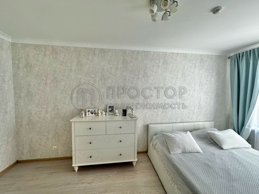 Продам однокомнатную (1-комн.) квартиру, Игоря Мерлушкина ул, 12, Красногорск г