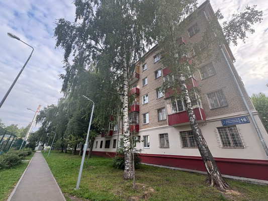 Продам двухкомнатную (2-комн.) квартиру, Академика Кирпичникова ул, 16, Казань г