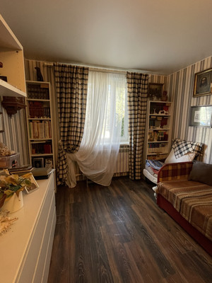 Продам трехкомнатную (3-комн.) квартиру, Красавица тер, 26, Зеленогорск г