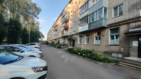 Продам трехкомнатную (3-комн.) квартиру, Крестецкая ул, 26, Старая Русса г