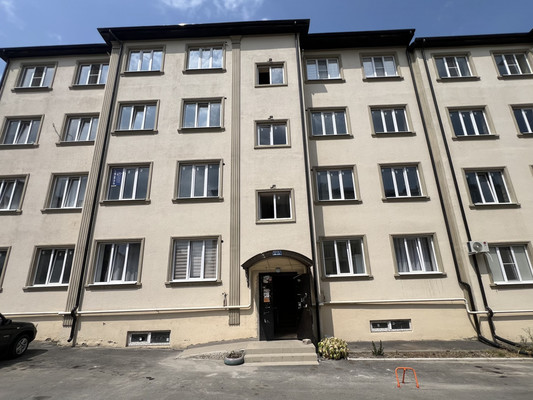 Продам однокомнатную (1-комн.) квартиру, Солнечная ул, 10к8, Нальчик г