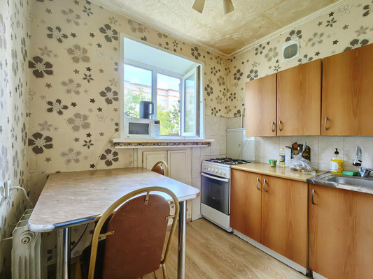Продам однокомнатную (1-комн.) квартиру, Серпуховская ул, 11а, Липицы с