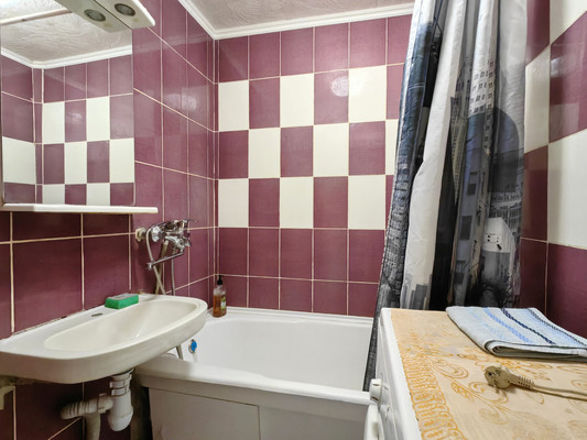 Продам однокомнатную (1-комн.) квартиру, Серпуховская ул, 11а, Липицы с