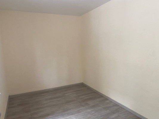 Продам двухкомнатную (2-комн.) квартиру, Кечкеметская ул, 91, Симферополь г