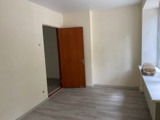 Продам двухкомнатную (2-комн.) квартиру, Кечкеметская ул, 91, Симферополь г