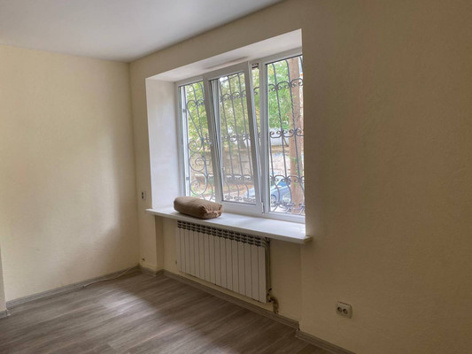 Продам двухкомнатную (2-комн.) квартиру, Кечкеметская ул, 91, Симферополь г