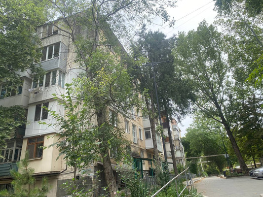 Продам двухкомнатную (2-комн.) квартиру, Кечкеметская ул, 91, Симферополь г