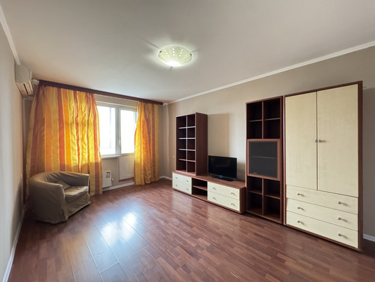 Продам однокомнатную (1-комн.) квартиру, Сиреневый б-р, 59, Москва г