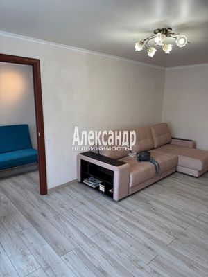 Продам двухкомнатную (2-комн.) квартиру, Садовая ул, 9, Коммунары п