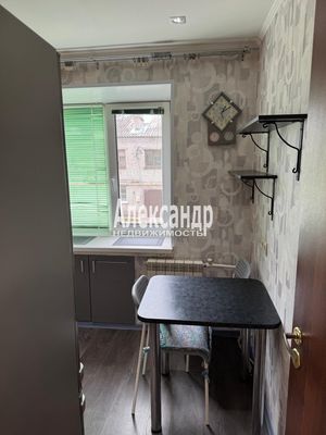 Продам двухкомнатную (2-комн.) квартиру, Садовая ул, 9, Коммунары п