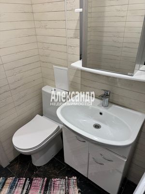 Продам двухкомнатную (2-комн.) квартиру, Садовая ул, 9, Коммунары п
