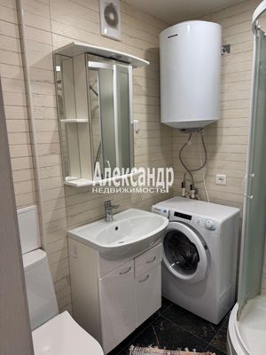 Продам двухкомнатную (2-комн.) квартиру, Садовая ул, 9, Коммунары п