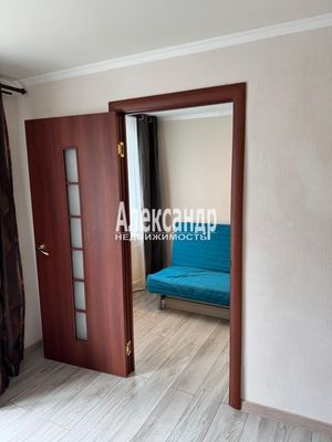 Продам двухкомнатную (2-комн.) квартиру, Садовая ул, 9, Коммунары п