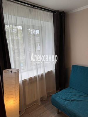 Продам двухкомнатную (2-комн.) квартиру, Садовая ул, 9, Коммунары п