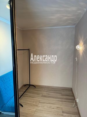 Продам двухкомнатную (2-комн.) квартиру, Садовая ул, 9, Коммунары п