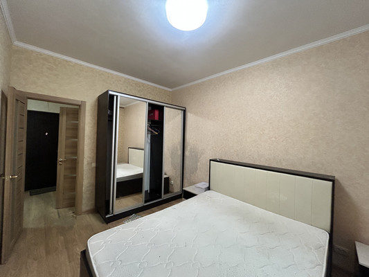 Продам двухкомнатную (2-комн.) квартиру, Залесская ул, 23ак1, Симферополь г